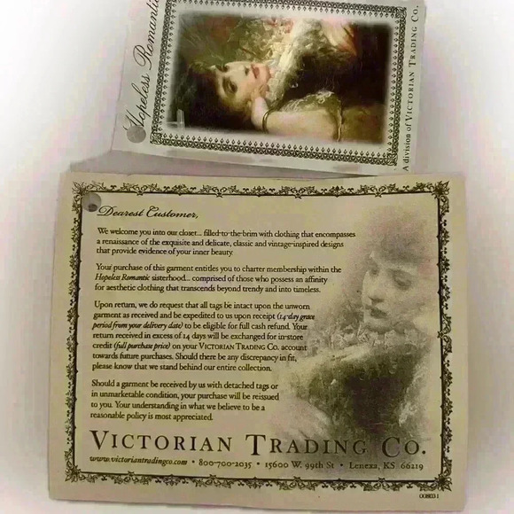 Vintage inspired two-piece linen dress with lace overlay. Boho wedding vibes - Picture 4 of 5